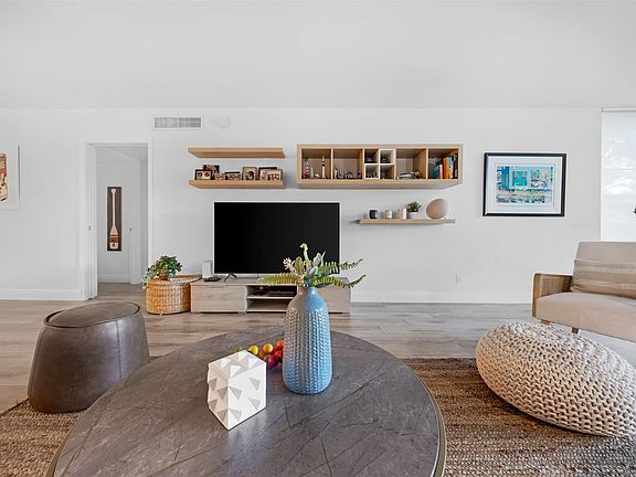 3rd image of 4280 Oaks Terrace #104