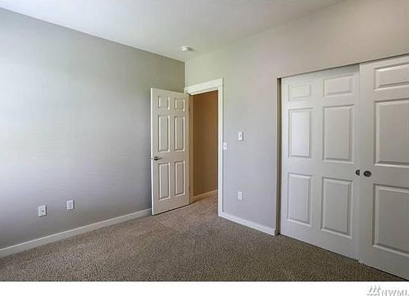 4th image of 25025 SE Klahanie Blvd