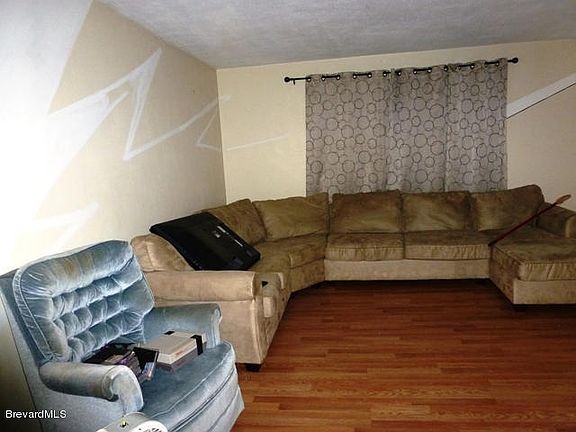2nd image of 715 Citrus Blvd