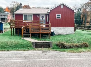 42 Penn Manor Rd, Manor, PA 15665