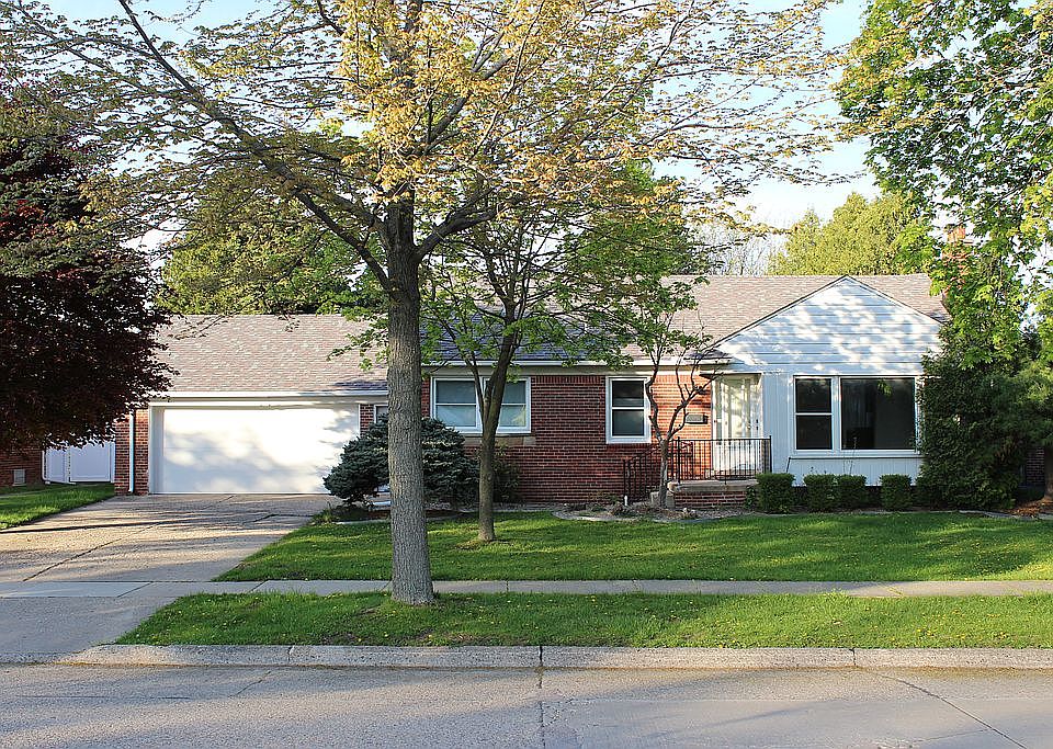 1st image of 3748 Kensington Dr