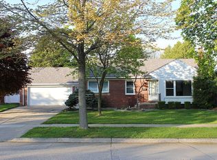 3748 Kensington Dr, Royal Oak, MI 48073
