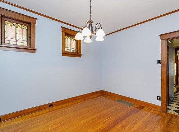 5th image of 4407 Ellenwood Ave