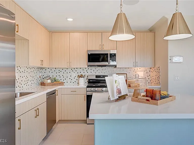 909 Cadence View Way — Photo 10