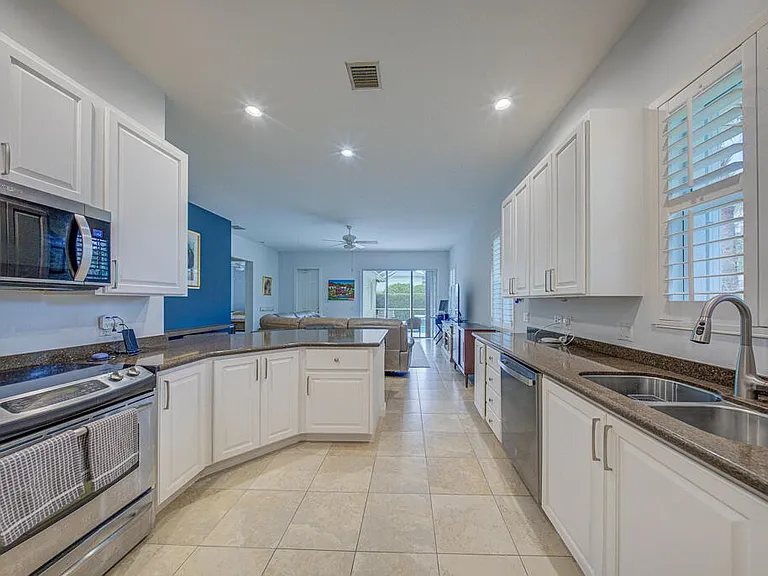 3346 Josephine St — Photo 18
