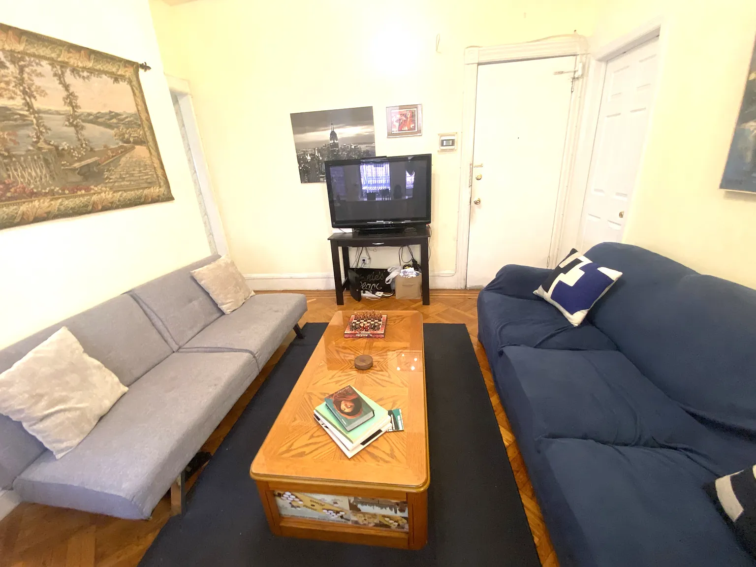 4 bed, 1000 sqft, $3,690 — Photo 2