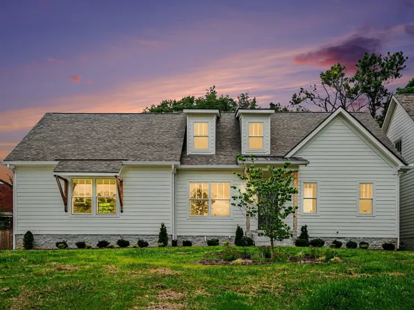 5432 Knob Rd, Nashville, TN 37209