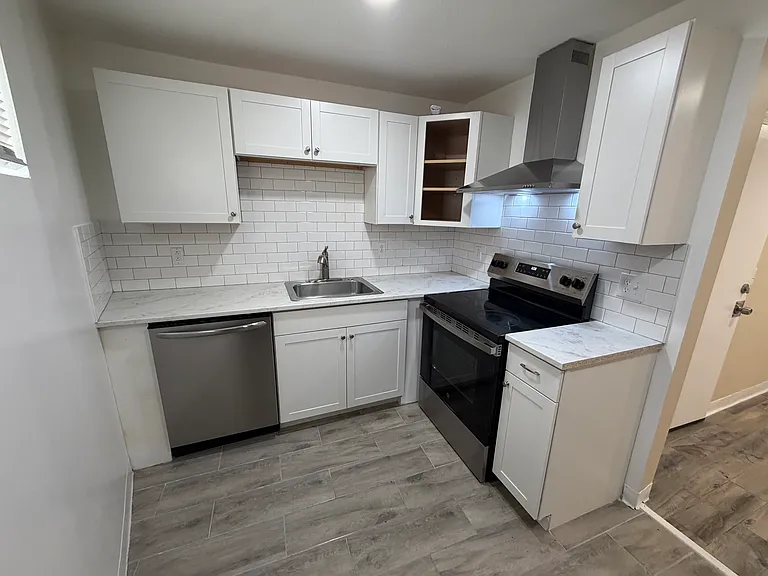 112 Murray St #1 — Photo 3