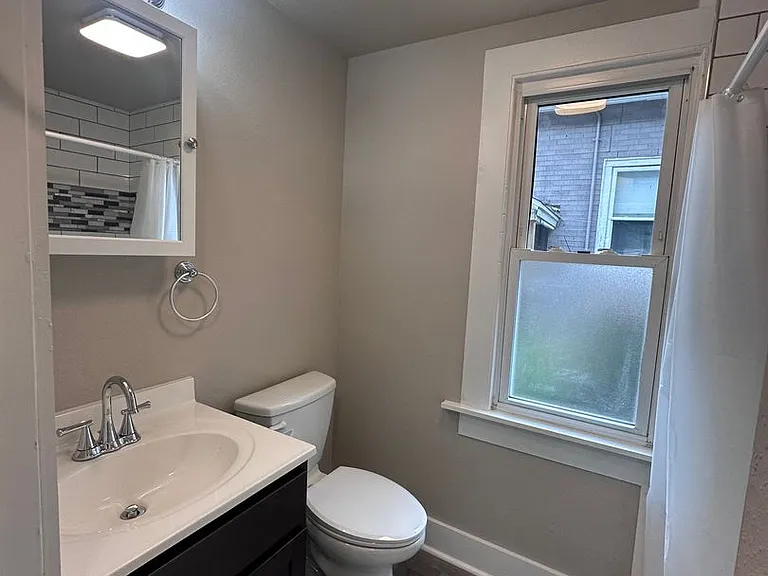 3307 N 42nd St — Photo 14