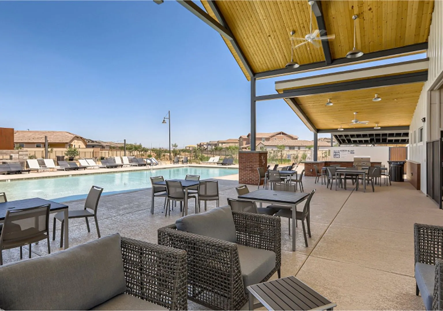 Like New Luxurious Modern 3 Bedroom 2 Bath Townhome in Warner Meadows — Photo 4