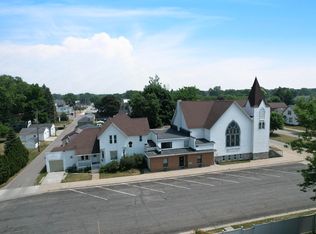 1216 10th St, Marinette, WI 54143