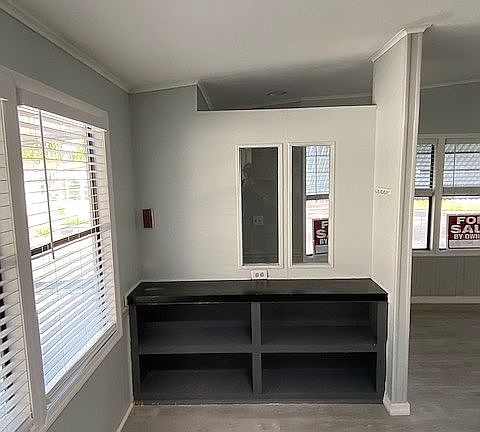 Breakfast nook