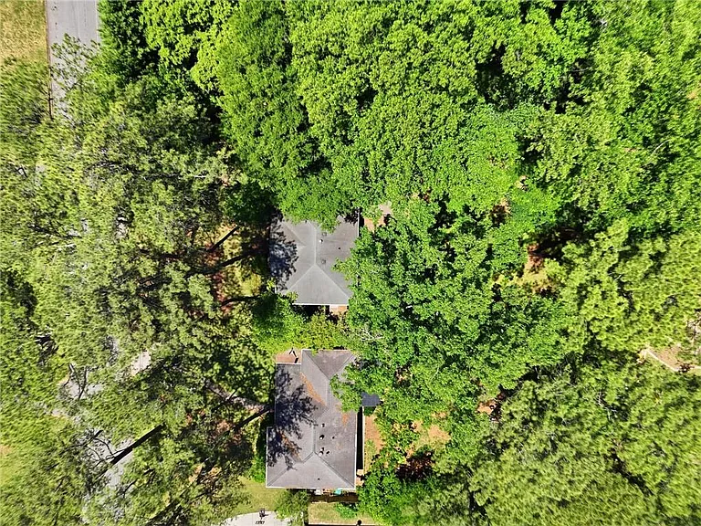 1111 N Valley Dr — Photo 12