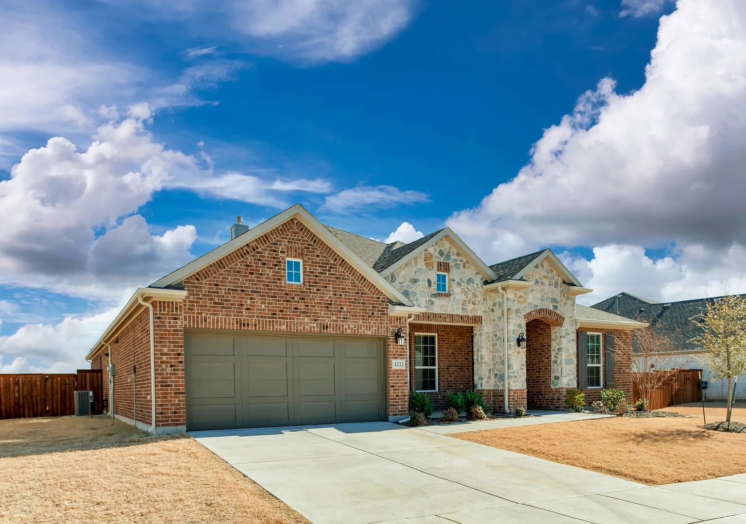 Beautiful 4 Bedroom, 3 Car Garage, Single Story Home in Celina! — Photo 3