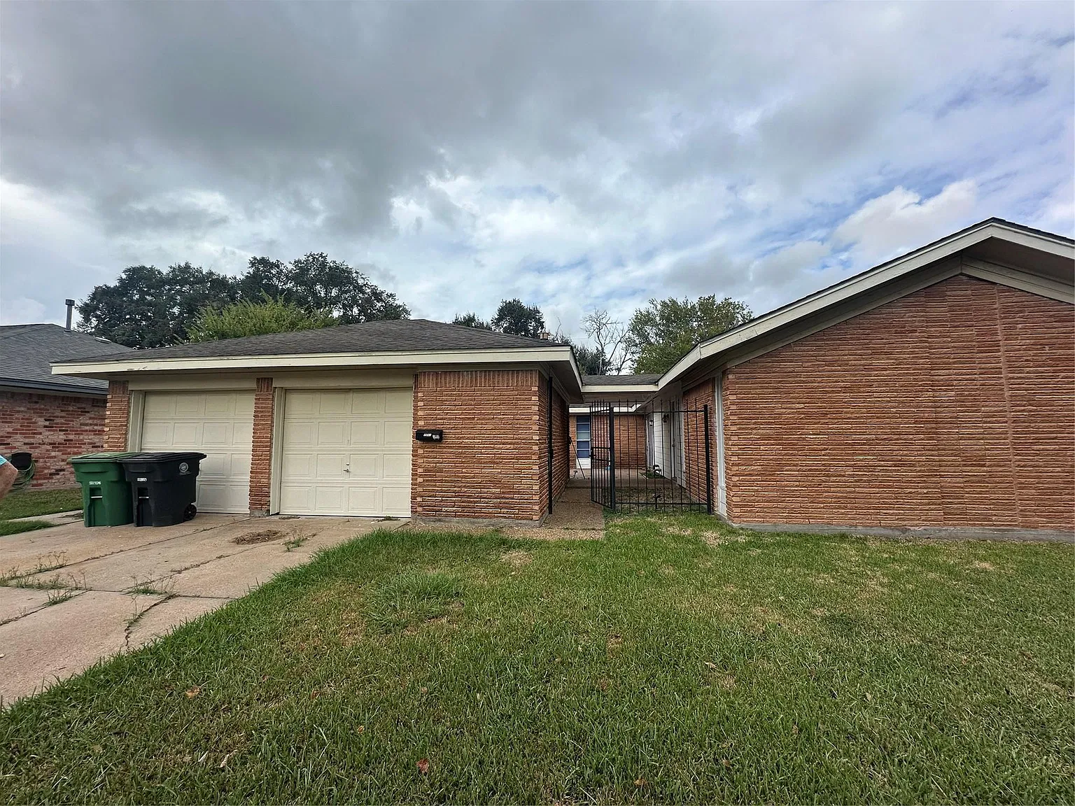 3 bed, 2.0 bath, 1643 sqft, $1,650 — Photo 1