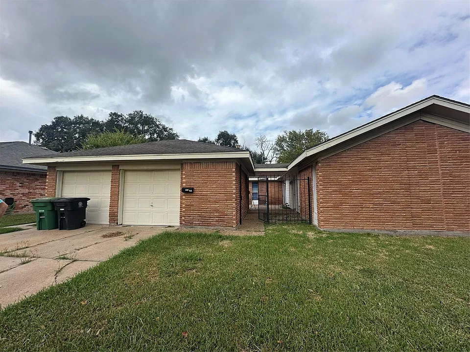 7731 Catalina Ln