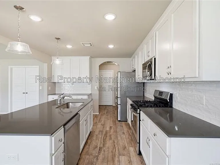 3706 S 13th Pl — Photo 14