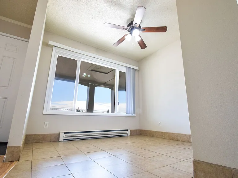 Vista Hills Apartments — Photo 18