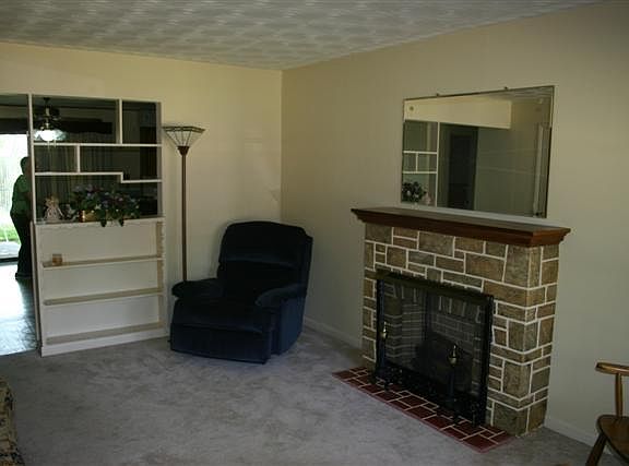 3rd image of 3332 Shorewood Dr