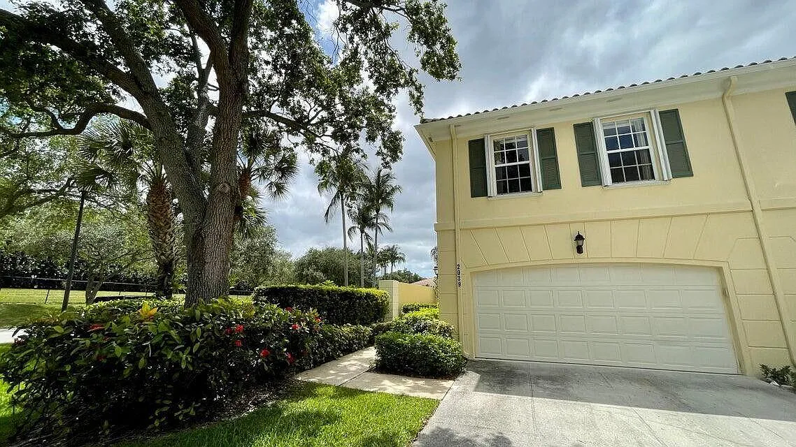 3 bed, 2.5 bath, 1298 sqft, $3,250 — Photo 1