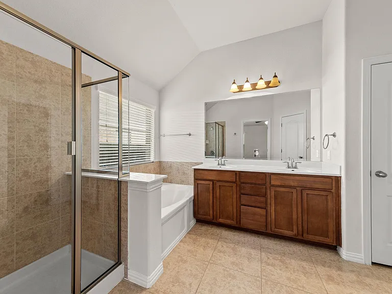 411 Tascate St — Photo 39