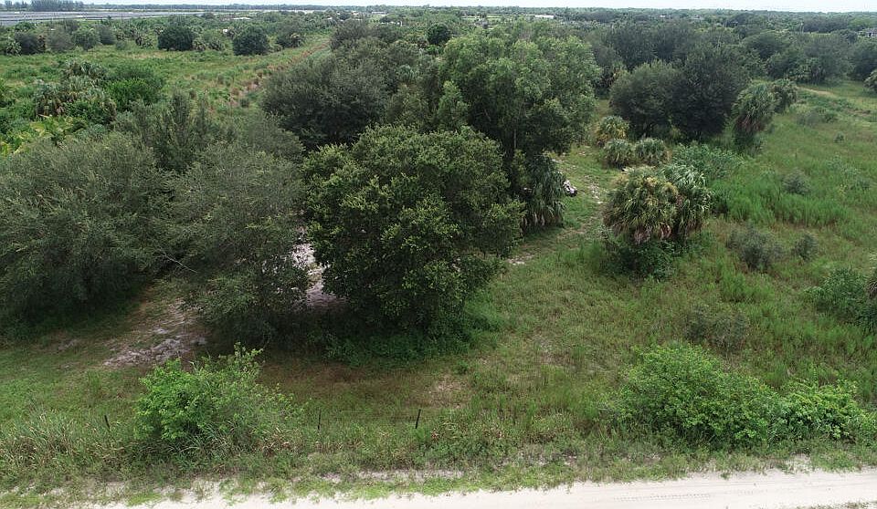2nd image of Lot--1890 Louise Street
