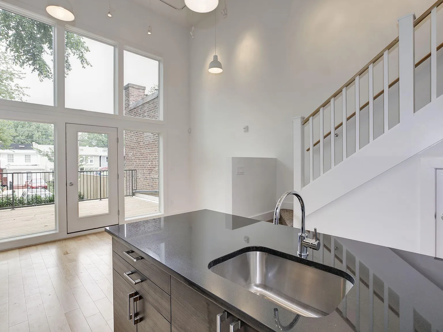 2 bed, 875 sqft, $1,995 — Photo 2