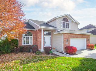 7343 Hamlin St, Schererville, IN 46375