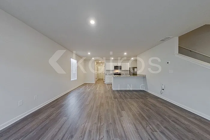 329 Ironwood Ct — Photo 2