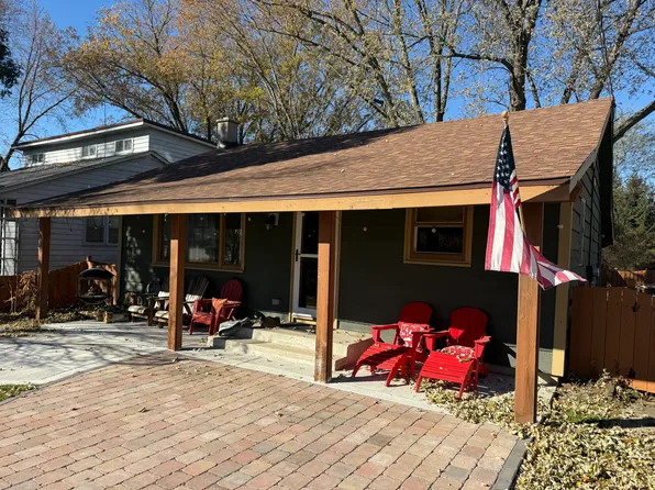 W340N6323 Breezy Point Rd, Oconomowoc, WI 53066