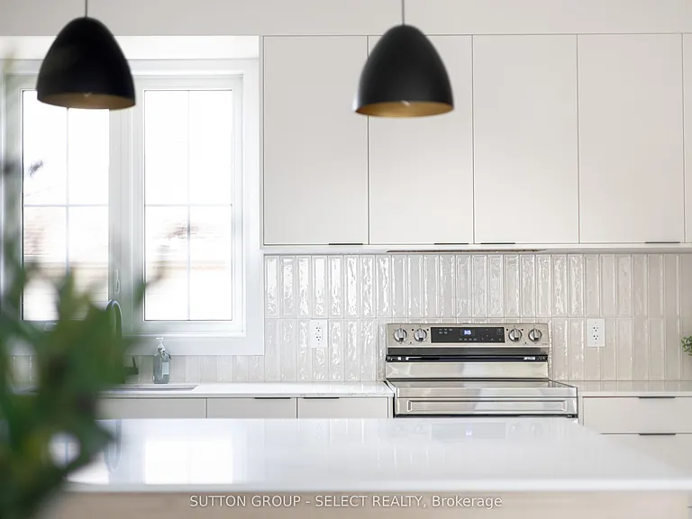 233 Upper Queen St #6 — Photo 17