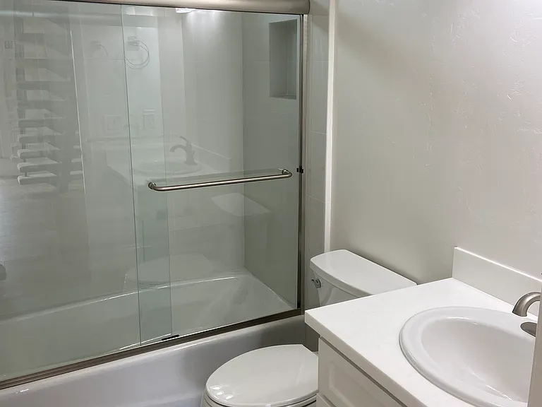 366 Van Buren St #10 — Photo 8