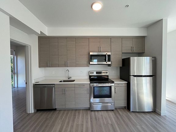 5th image of 6080 SE 84th Ave #201A