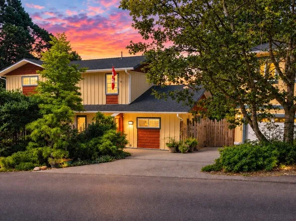 3259 Dolphin Dr, Nanaimo, BC V9P 9J1