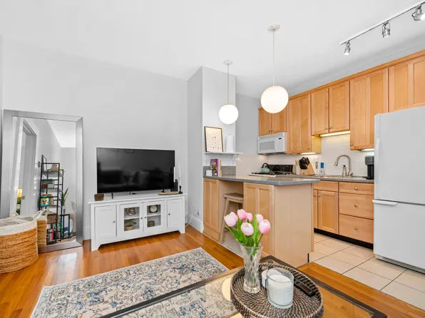 249 Bunker Hill St #1F, Charlestown, MA 02129