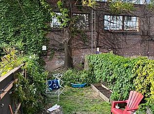115 Huron St #1L, Brooklyn, NY 11222