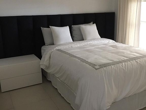 Guest Bedroom with en suite bathroom