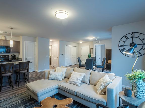 4th image of 1 Wyndham Dr #4-301