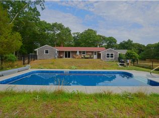 8 Fairway Dr, Oak Bluffs, MA 02557