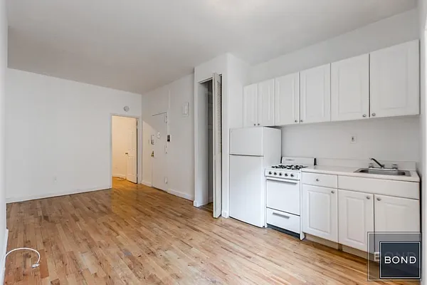 Rented by Bond New York | media 15