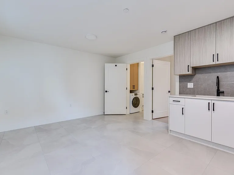 2263 E 35th Ave #2 — Photo 7