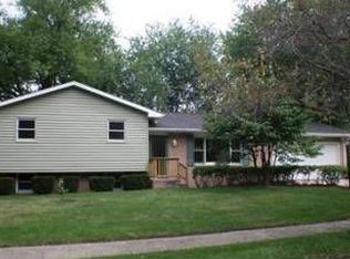 554 Glendale Blvd, Valparaiso, IN 46385