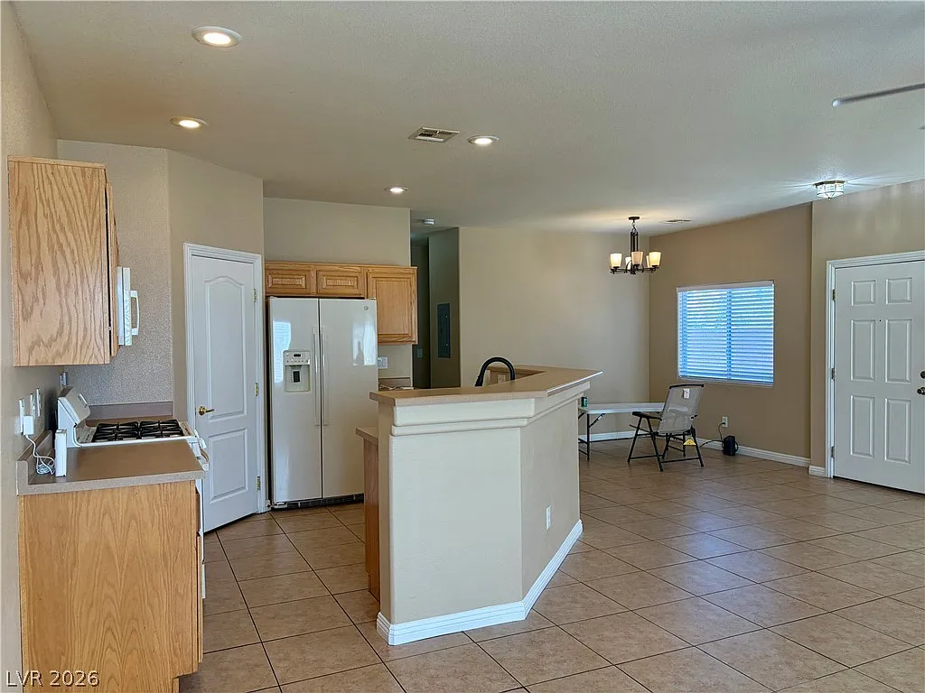 3 bed, 2.5 bath, 1685 sqft, $1,850 — Photo 3