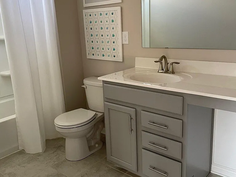 Hall bath that two bedrooms would share.
