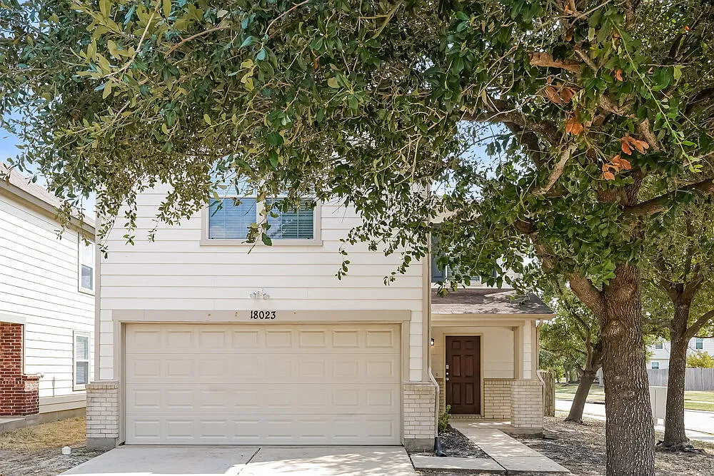 4 bed, 2.5 bath, 2084 sqft, $2,225 — Photo 1