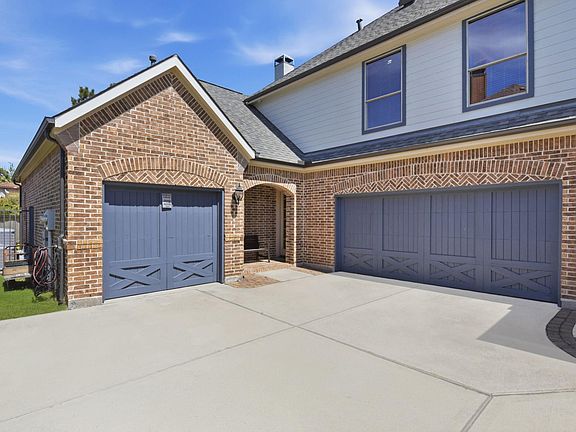 2nd image of 223 S Bauer Point Cir