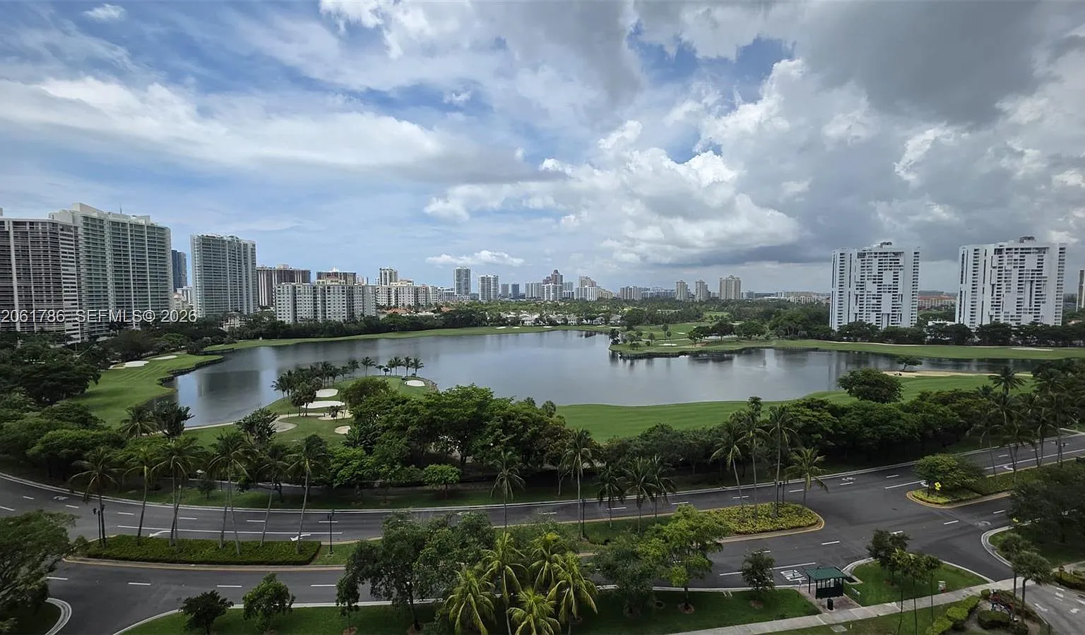 Aventura Eldorado Condo — Photo 2