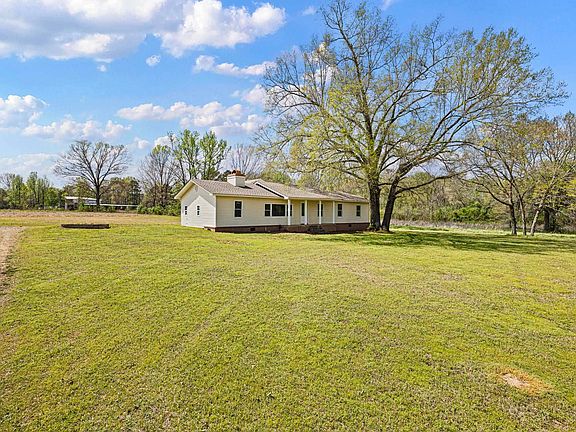 4th image of 31 Crooked Pine Ln