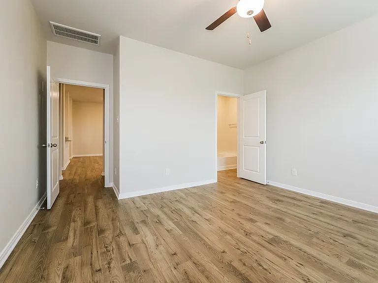 16458 Honeysuckle Hill Dr — Photo 12