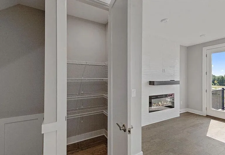 7234 Otley Dr — Photo 13